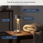 Lampe de bureau sans fil Bora sur une table d'appoint, caractéristiques annotées