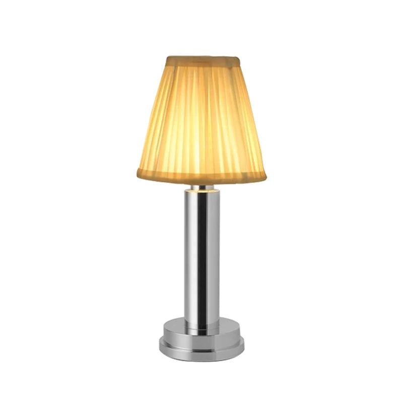 Lampe de bureau sans fil Ponant, finition argentée, sur fond blanc