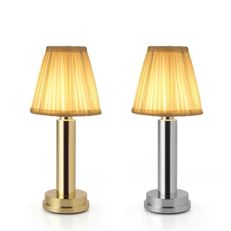 Lampe de bureau sans fil Ponant, finitions dorée et argentée côte à côte